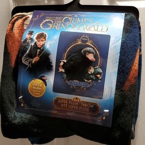 Fantastic Beasts Super Plush Throw
